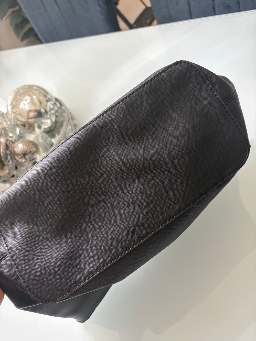 Aldo Black Tote with Gold Chain Handles - Picture 4 of 7
